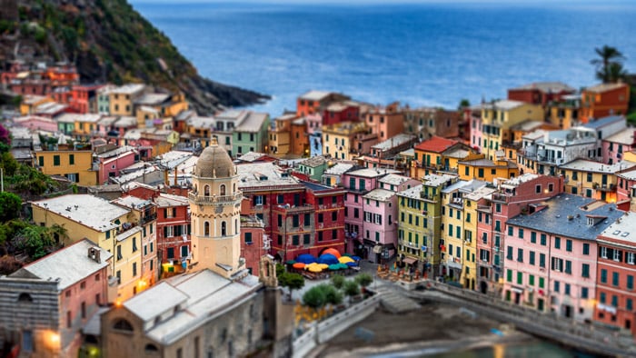How to Create a Tilt Shift in Photoshop (Step by Step)