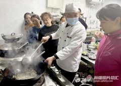 裕民县锦裕“五味里”民俗商业美食街烟火气